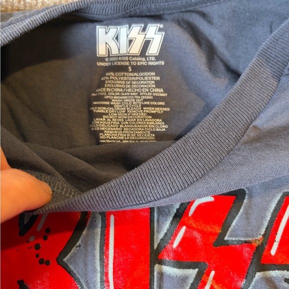 Kiss Charcoal Tee with Red Graphic 1504 - Picture 3 of 3